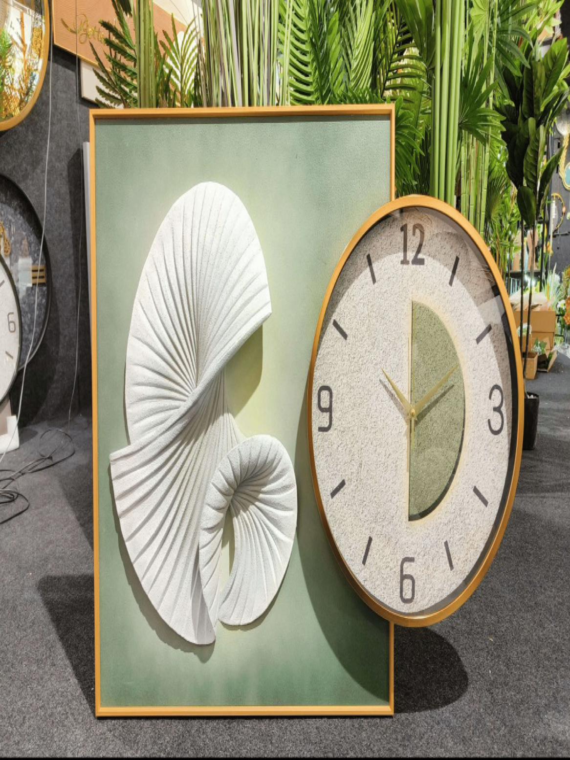 Abstract designs Modern Dual-Texture Split Dial Wall Clock with Gold Accents Premium Wall Clocks