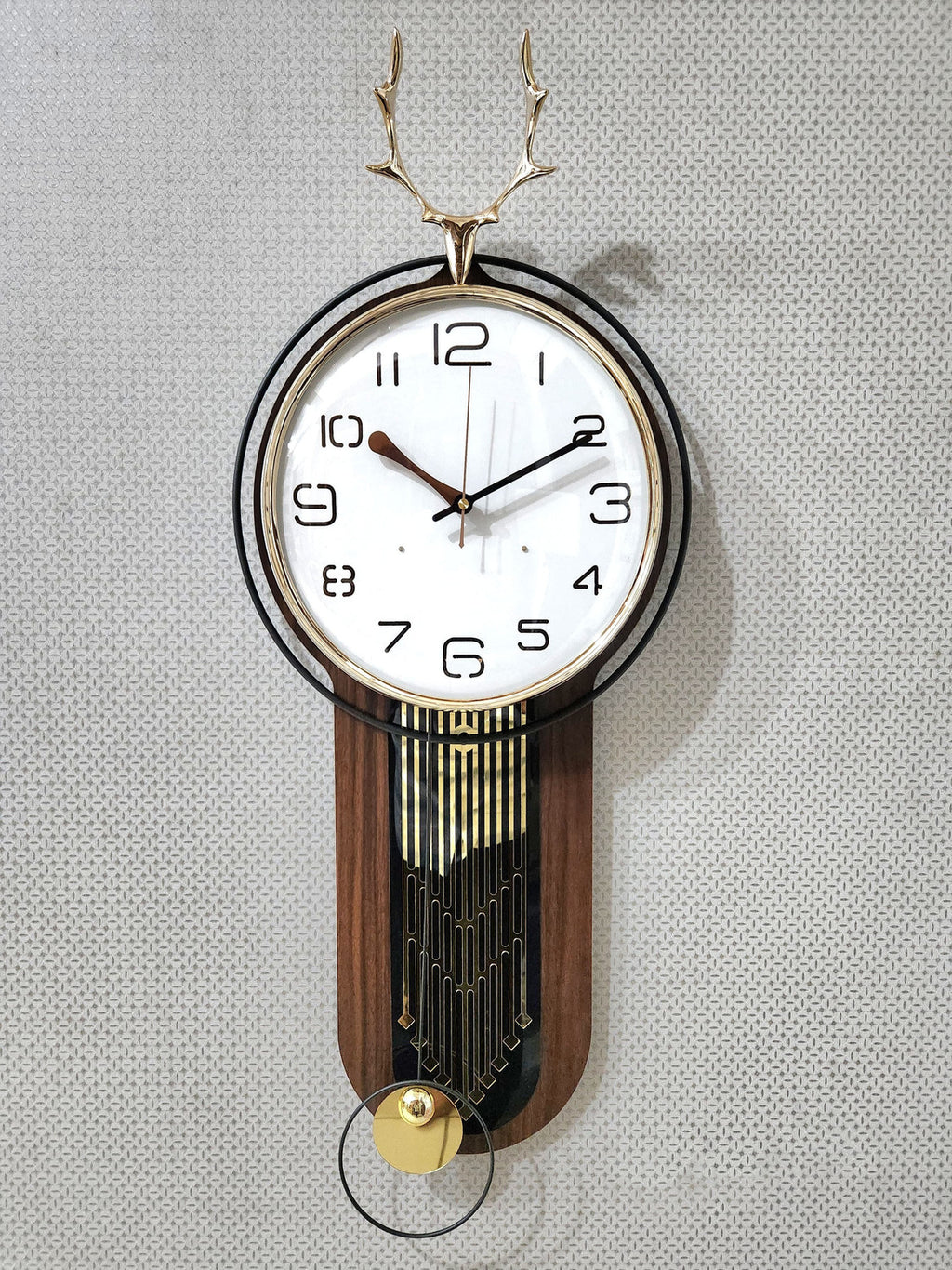 Metal Wall Clocks Vintage Deer Antler Design Pendulum Wall Clock