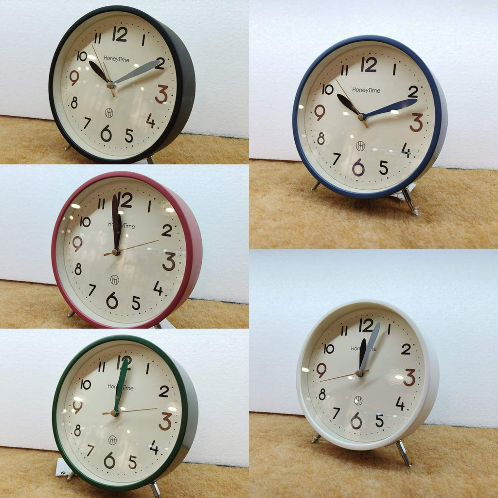 Table Clock Classic Round Analog Alarm Clock with Tripod Stand