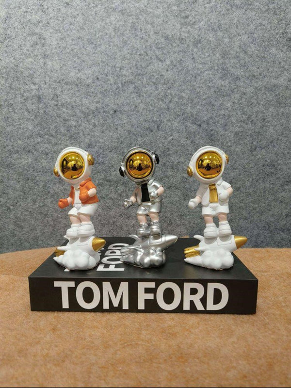 Artifacts Dreamy "Astronaut on Cloud/Rocket" Figurine Set - Whimsical Space Art Decor